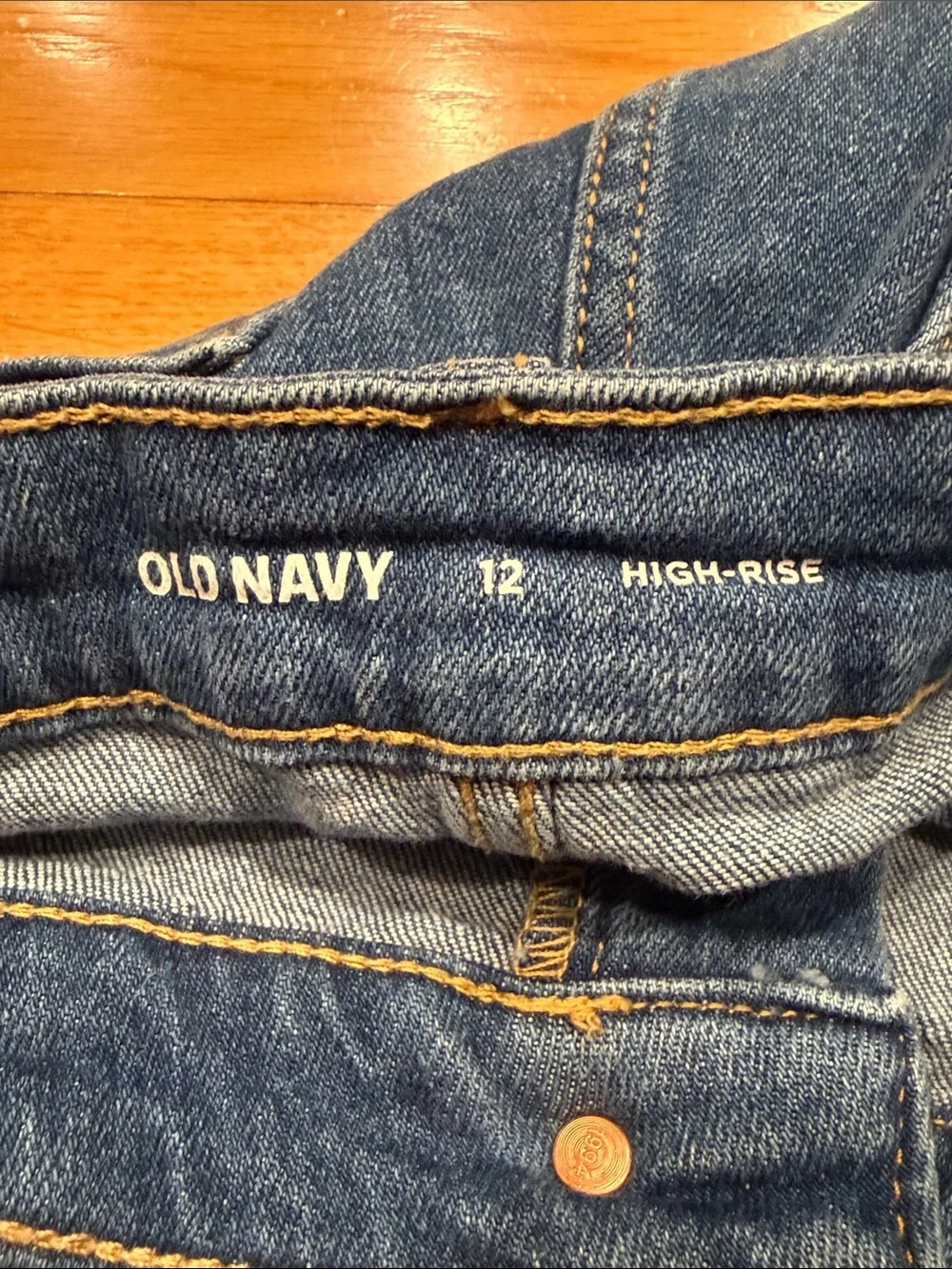 Old Navy button fly high-rise jeans shorts size 12.